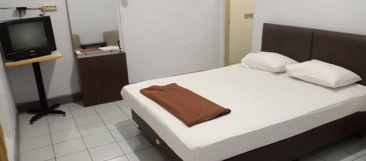 Hotel Maya Tegal  Exterior photo